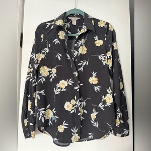 H&M women button down shirt